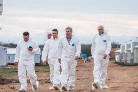 Frigerio recorrió la ampliación de Las Camelias en Villaguay y destacó la inversión en tecnología avícola