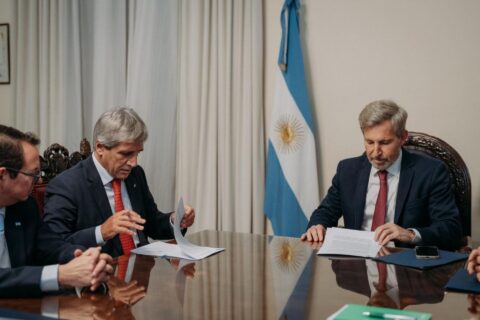 Frigerio firmó un convenio con Nación que reconoce deudas a favor de Entre Ríos y transfiere inmuebles