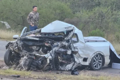 Dos personas fallecieron tras un violento choque frontal en la ruta 12