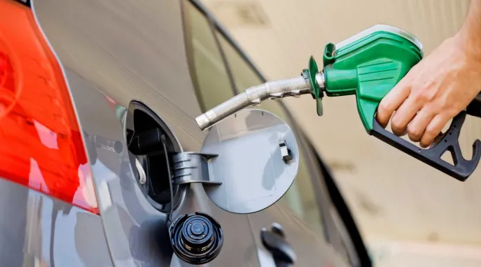 El gobierno aplazó los aumentos que iba a aplicar en los combustibles Cazanoticias
