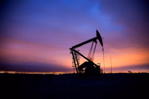El petróleo vuelve a subir y las bolsas caen tras el fin del alto al fuego en Medio Oriente