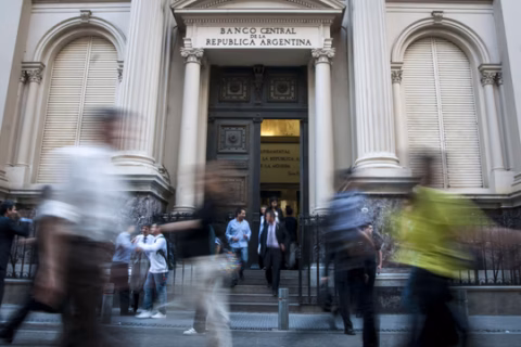 Más dólares para el BCRA: ya son 6 las provincias que emitieron deuda en los mercados internacionales y asoman otras 2
