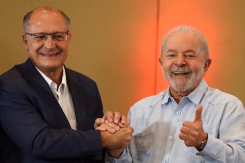 El vicepresidente de Brasil cuestionó a Milei y dijo que sus ataques «perjudican a la Argentina»