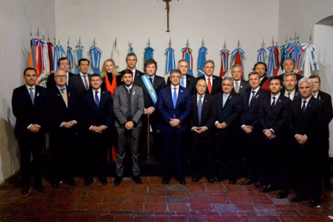 El Gobierno se esperanza con una nueva foto con gobernadores en Tucumán