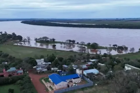 Prefectura pide extremar las precauciones por la crecida del río Uruguay en Corrientes