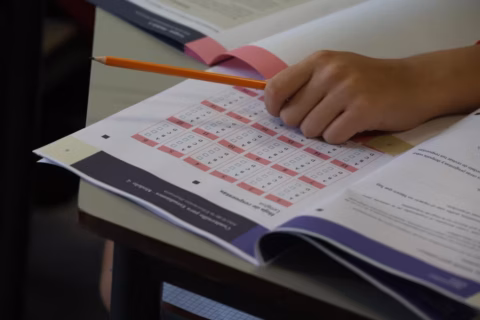 Pruebas Aprender: la advertencia de un informe de especialistas que pide “cautela” frente a la mejora general