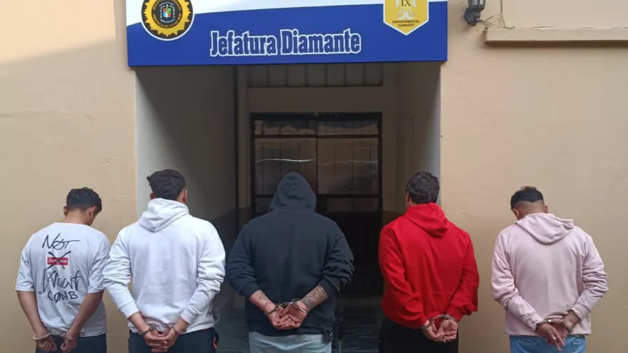 Cinco detenidos por el homicidio de un hombre en Diamante Policiales