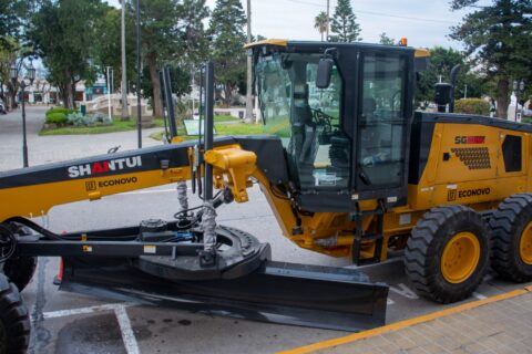 Victoria incorporó una nueva motoniveladora a su parque automotor