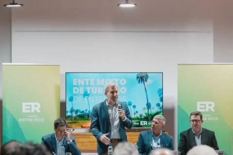 Frigerio anunció medidas que buscan aliviar la crisis del sector del turismo