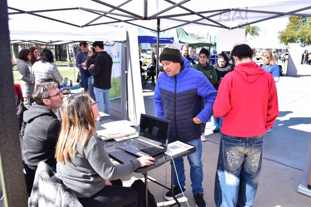 Entre Ríos con Vos llega al parque Gazzano con trámites y servicios de la provincia Provinciales