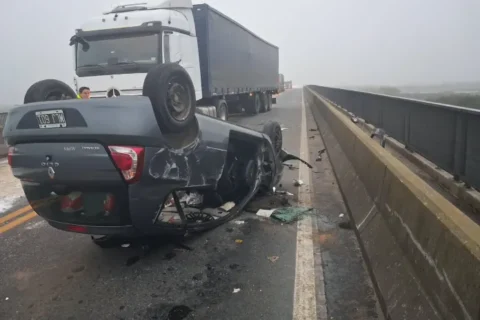 Impactantes imágenes del choque frontal entre Rosario y Victoria: cuatro heridos y demoras en el tránsito
