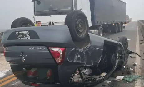 Impactantes imágenes del choque frontal entre Rosario y Victoria: cuatro heridos y demoras en el tránsito Policiales